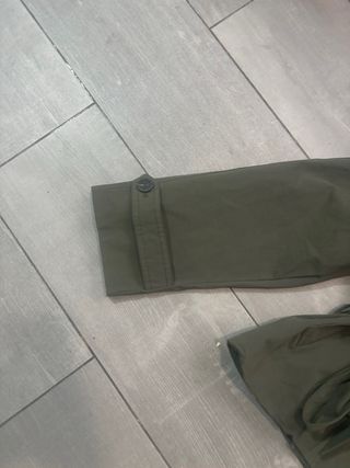 Trench Bershka verde nuevo con etiquetas