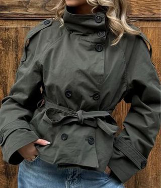 Trench Bershka verde nuevo con etiquetas