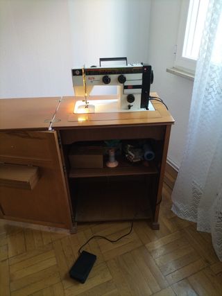 Máquina de coser Alfa electrónica