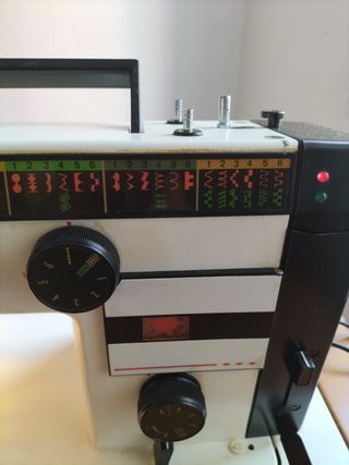Máquina de coser Alfa electrónica