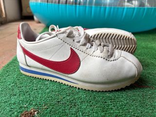 Nike Cortez Blancas y Rojas