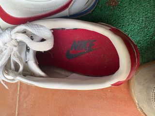Nike Cortez Blancas y Rojas