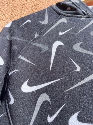 Sudadera Nike Negra con Estampado