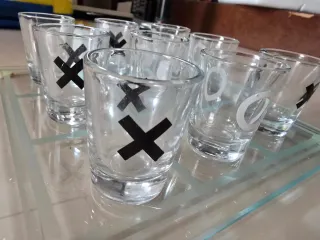 Juego Chupitos Tres en Raya