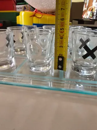 Juego Chupitos Tres en Raya