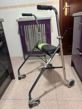 Andador para personas mayores