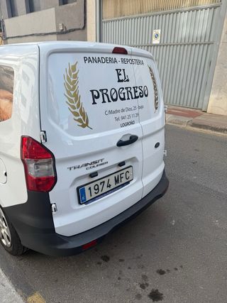 Ford Transit Courier 2023