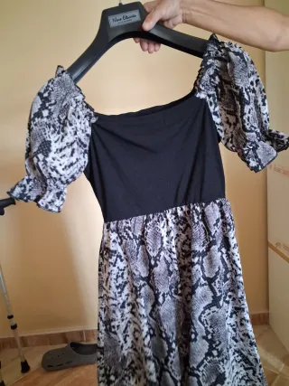 Vestido estampado serpiente manga abullonada