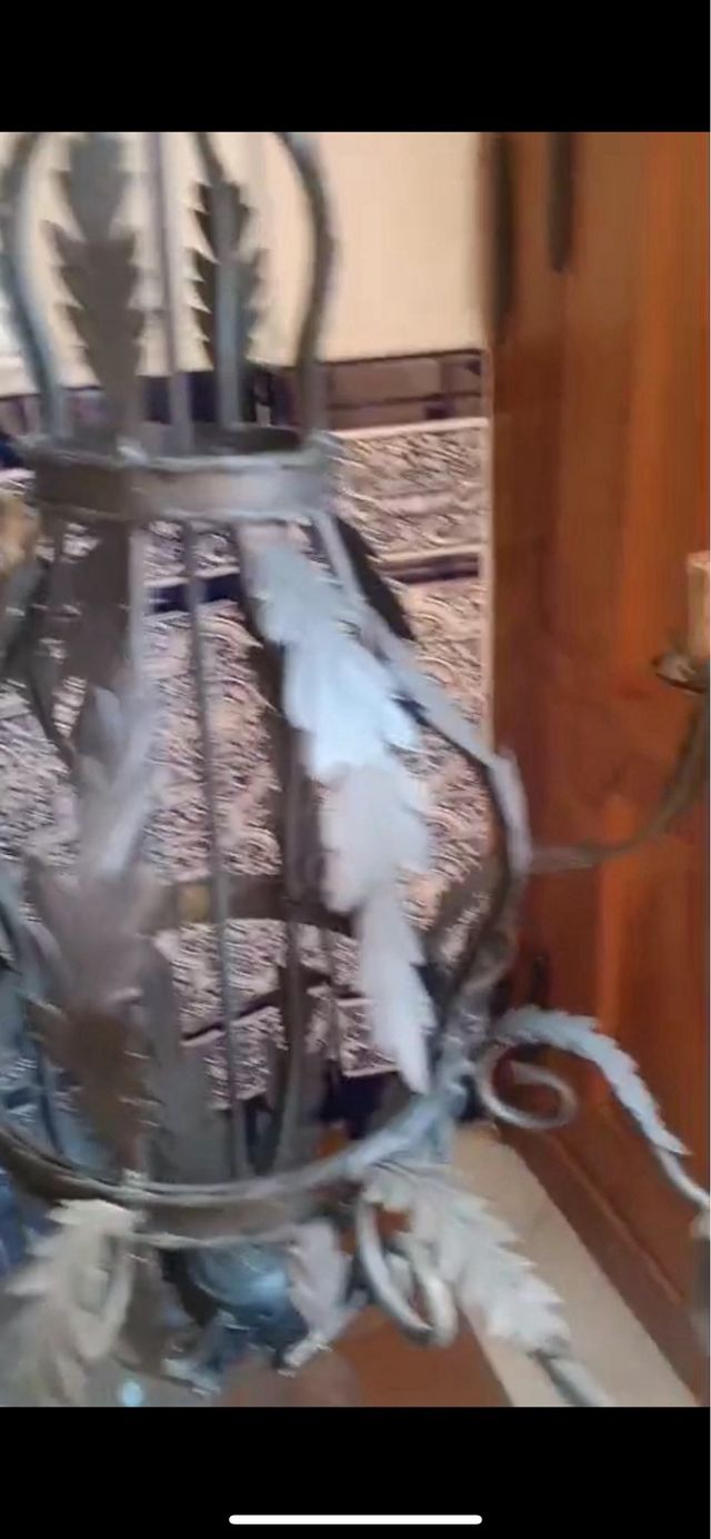 Lámpara de hierro forjado estilo rústico