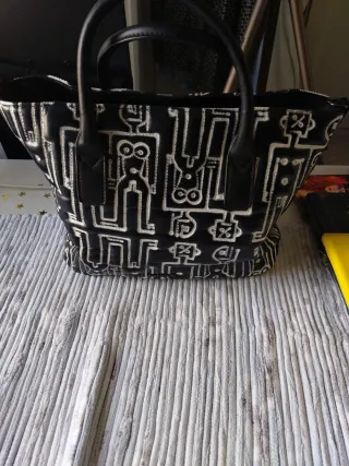 Bolso Desigual Negro con Dibujos Blancos