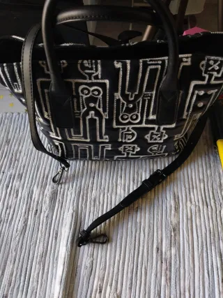 Bolso Desigual Negro con Dibujos Blancos