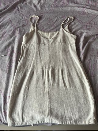 Vestido corto beige tirantes