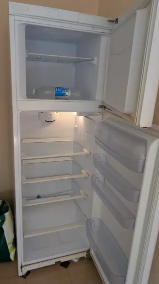 Nevera Indesit