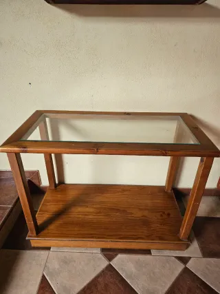 Mostrador de madera y cristal