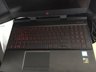 HP Omen para piezas no enciende