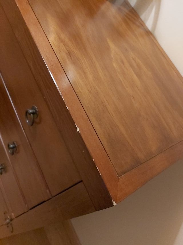 Mueble oriental vintage moderno con herrajes