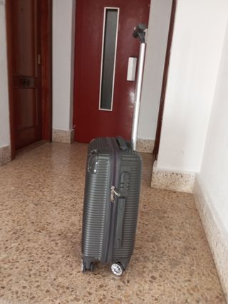 Maleta cabina 4 ruedas 48x38x22 cm gris