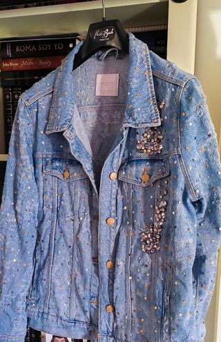Cazadora vaquera Zara con pedrería