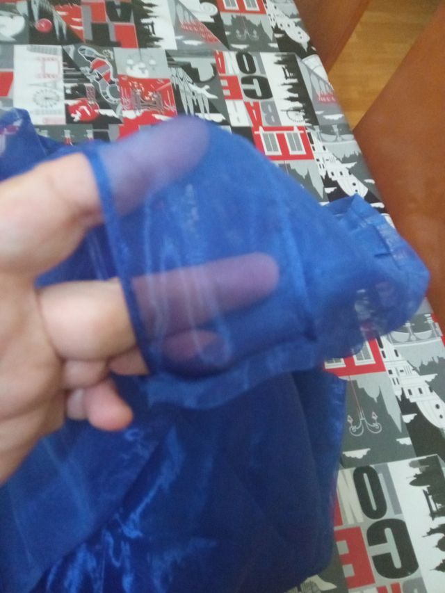 Cortina   azul como visillo