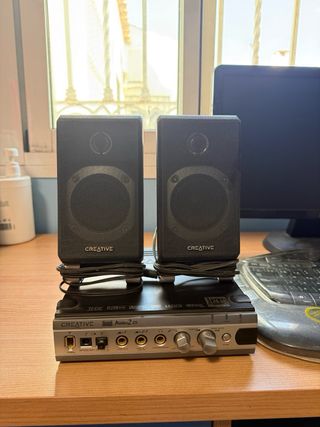 Pack PC: Torre, Monitor, Teclado y Altavoces.