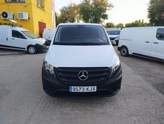 Mercedes-Benz Vito LARGA con estanterías