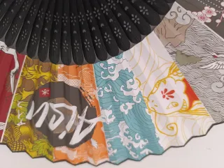 Abanicos de papel decorados