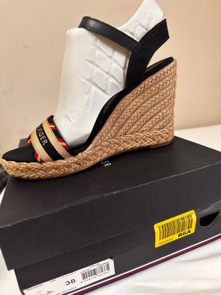 Sandalias cuña Tommy Hilfiger original . Nuevas 