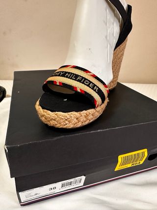 Sandalias cuña Tommy Hilfiger original . Nuevas 
