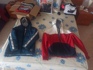 Chaqueta chico azul y roja