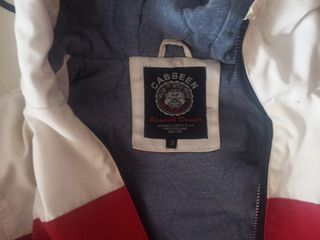 Chaqueta chico azul y roja