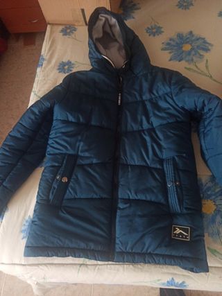 Chaqueta chico azul y roja