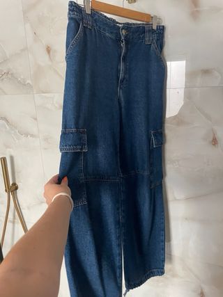 Vaqueros cargo Pull&Bear mujer azul