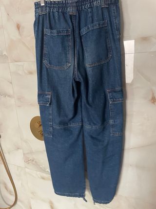 Vaqueros cargo Pull&Bear mujer azul