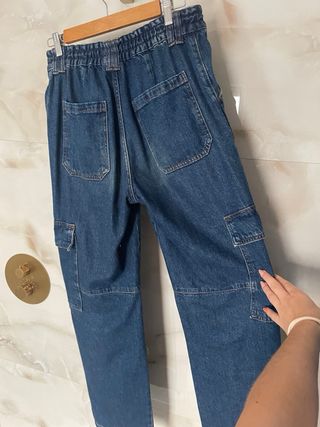 Vaqueros cargo Pull&Bear mujer azul