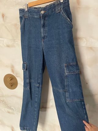 Vaqueros cargo Pull&Bear mujer azul