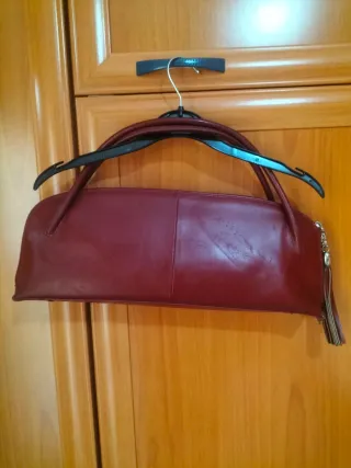 Bolso de cuero burdeos