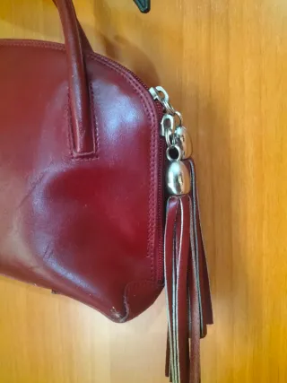 Bolso de cuero burdeos