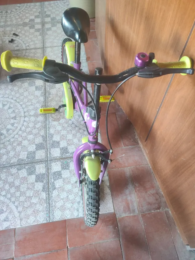 Bicicleta Morada Niña Poco Uso