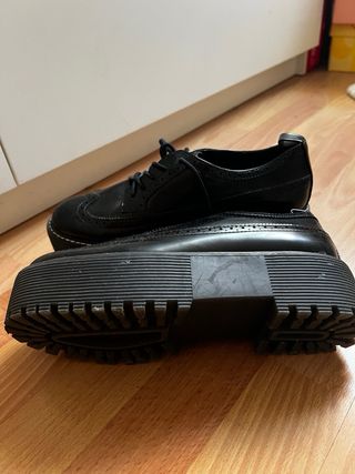 Zapatos Bershka negros talla 37