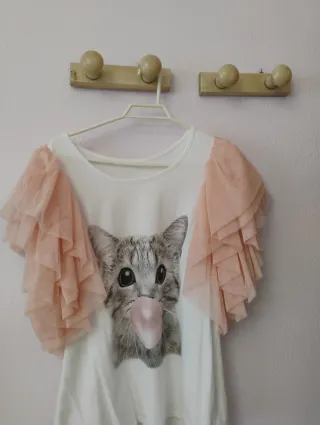 Camiseta mujer gasa volantes rosa y blanco