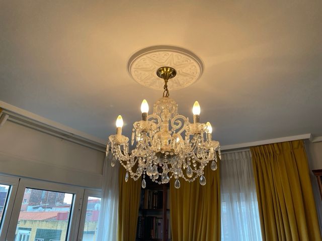 Lámpara araña cristal y metal dorado