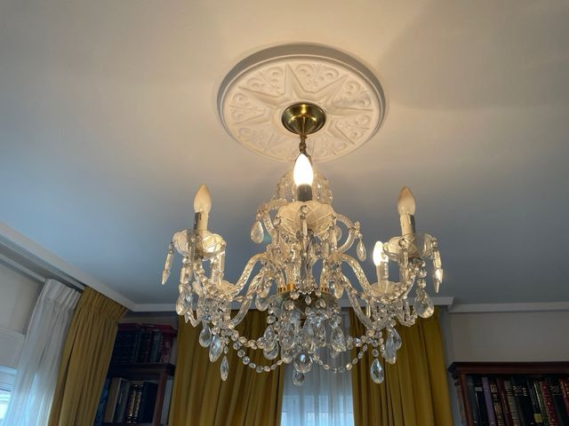 Lámpara araña cristal y metal dorado