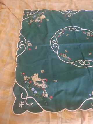 Centrotavola con galline e pulcini