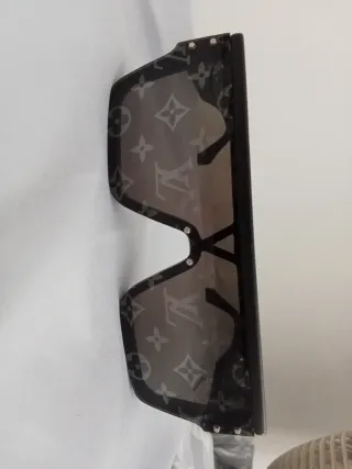 Gafas de sol Louis Vuitton negras originales 