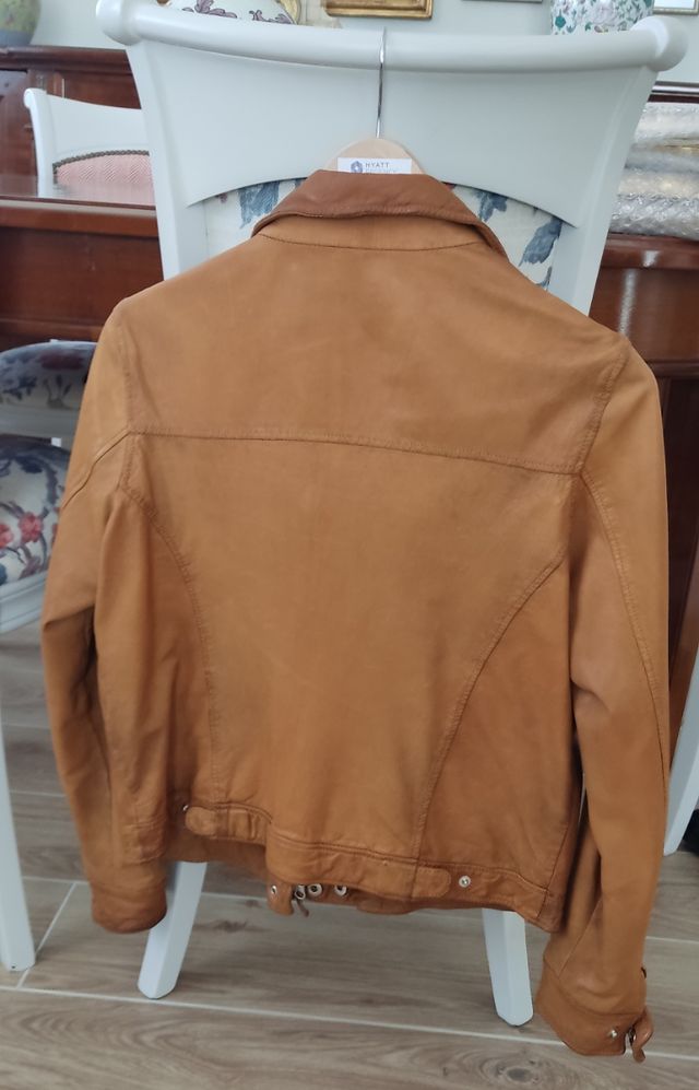 Chaqueta de piel Yogo marrón