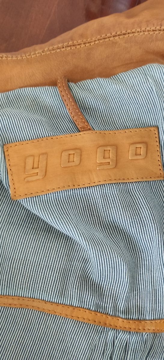 Chaqueta de piel Yogo marrón