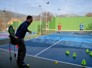 Clases de Pickleball en tu urbanización | Material