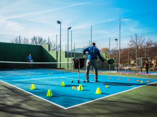 Clases de Pickleball en tu urbanización | Material