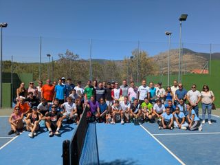 Clases de Pickleball en tu urbanización | Material