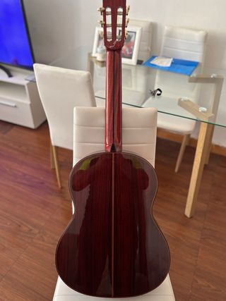 Guitarra Clásica Roja con Funda